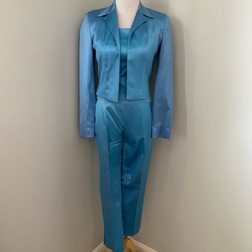 Gorgeous animal skin pantsuit- pants, top, jacket